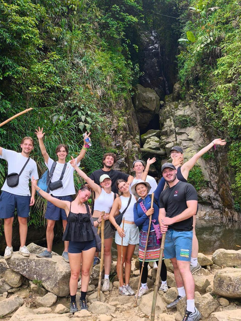 Zozo & Trekking * Sa Pa